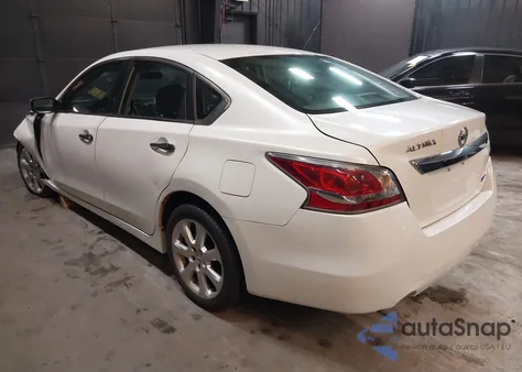 2014 Nissan Altima 2.5 S z USA, uszkodzony, nr VIN 1N4AL3AP4EN366455